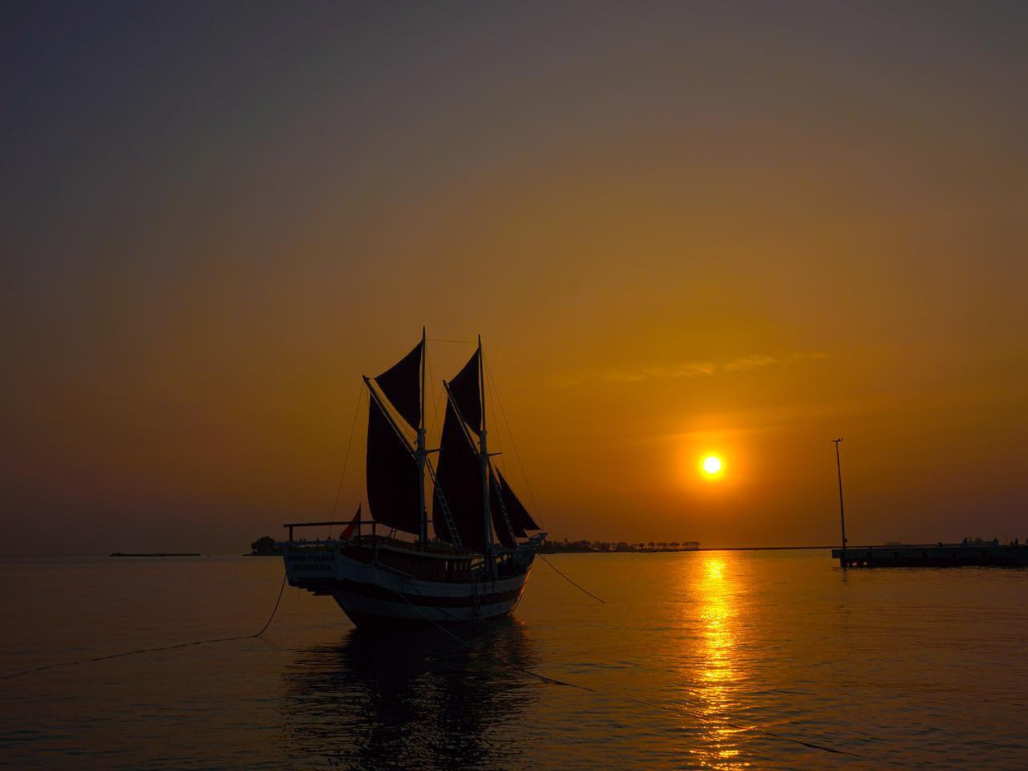 Wisata Kapal Pinisi Makassar Liburan Estetik Bareng Kapal Legendaris